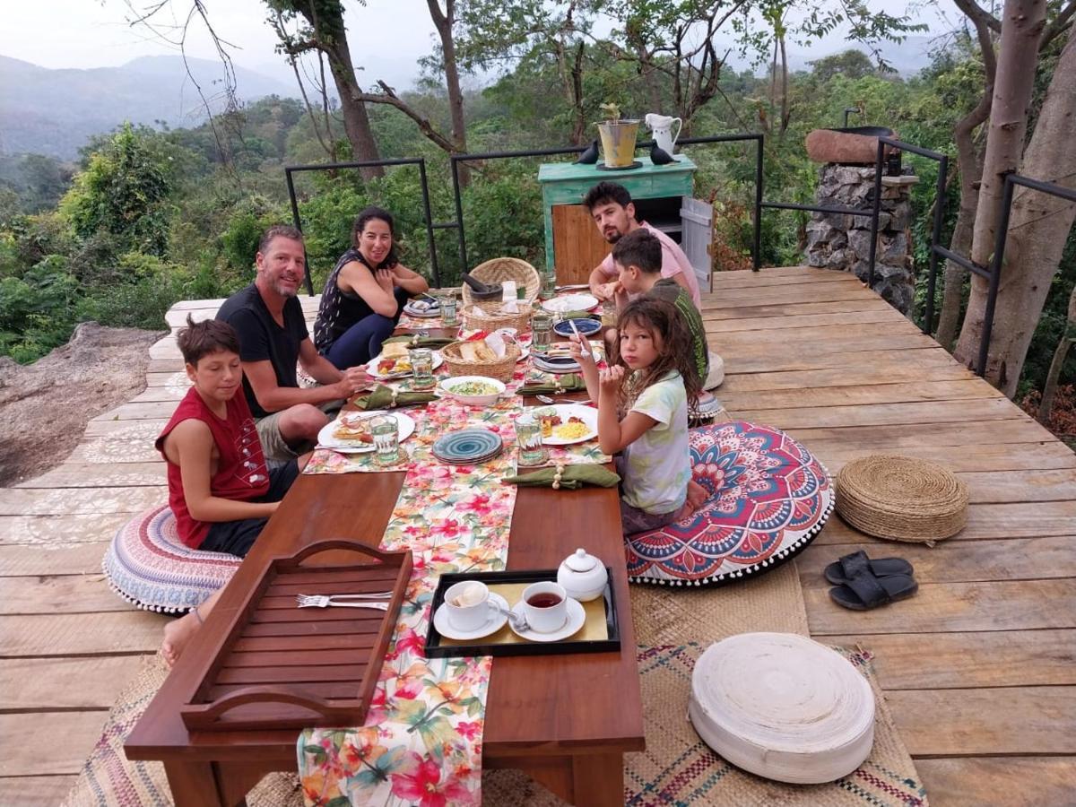 Ella Nine Peaks Hotel Bagian luar foto