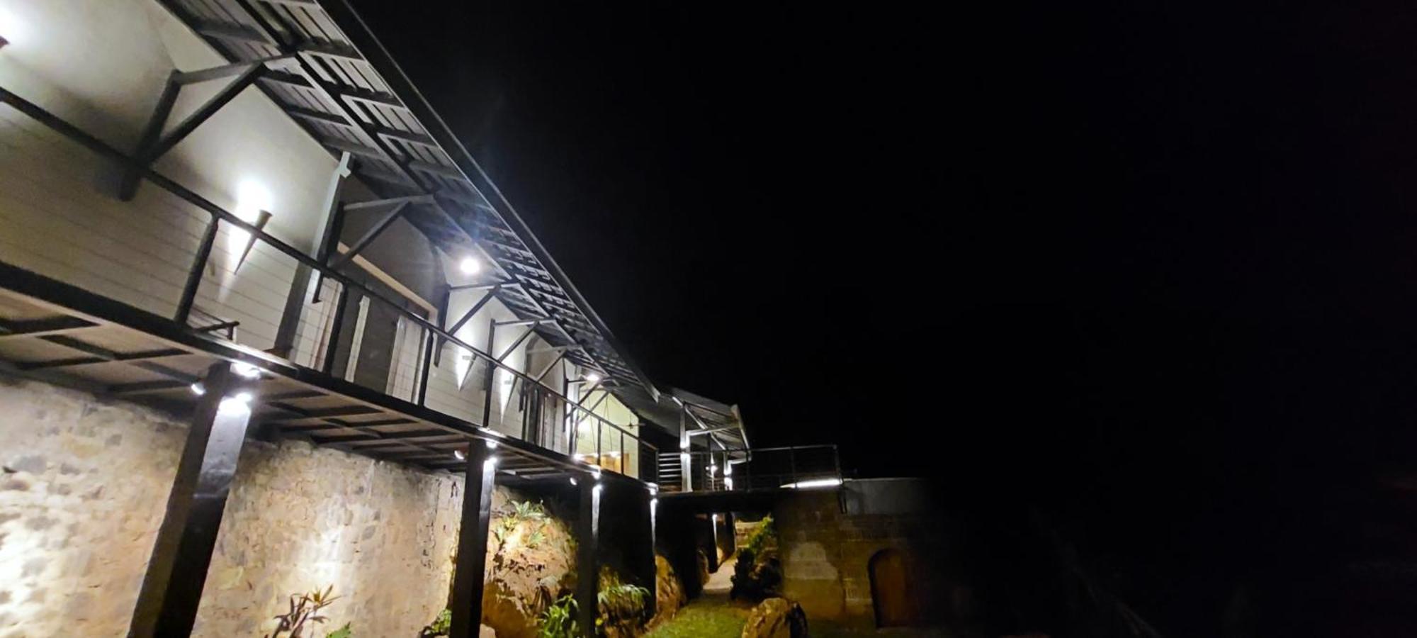 Ella Nine Peaks Hotel Bagian luar foto